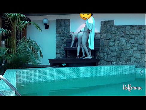 ❤️ Boss kutsub neiu basseini, kuid ei suutnud vastu panna kuumale Porno fb at us et.pornma-com.ru